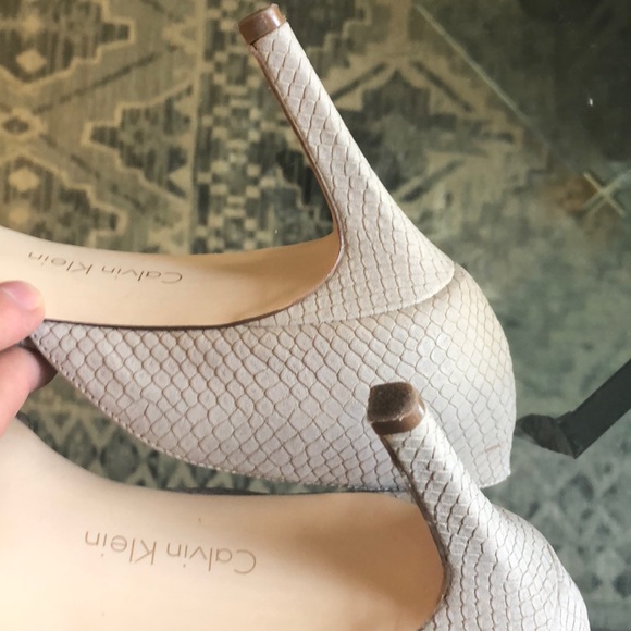 Ivory/Buff Calvin Klein D’Orsay Pumps, Heels - Picture 4 of 5